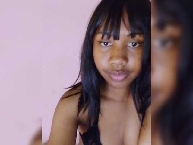 Laurapink online show from August 4, 3:58 am