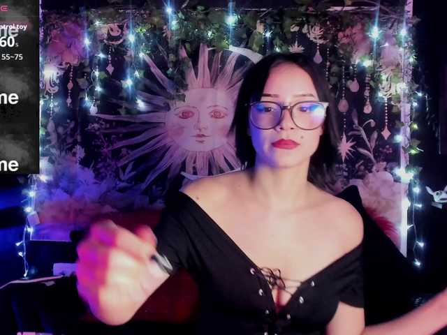 LaxiViolet online show from July 31, 9:20 pm