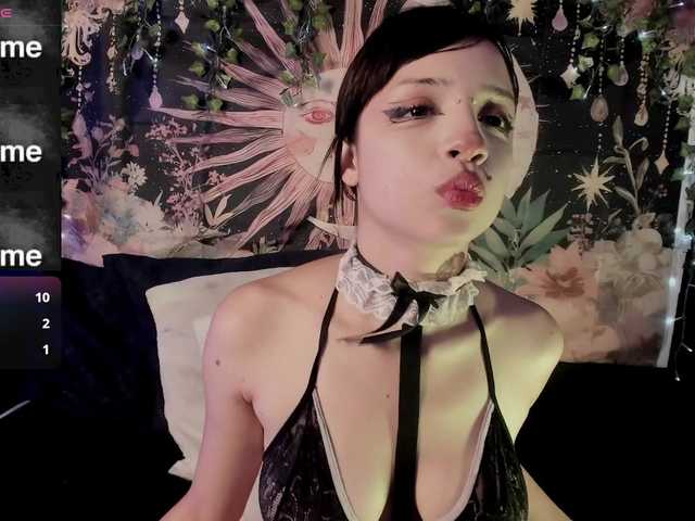 LaxiViolet online show from August 7, 12:54 am