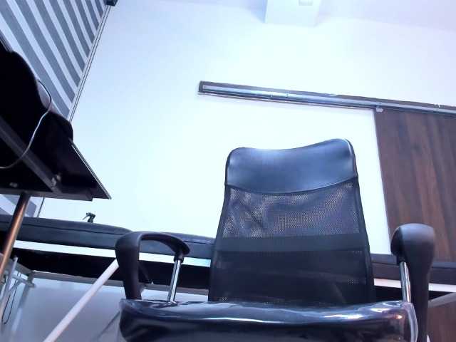 LeilaSmith online show from August 13, 4:54 pm