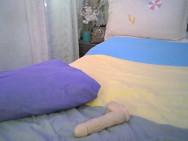 Leilasandy online show from August 10, 11:44 am