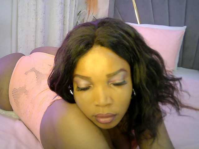 Leilasandy online show from August 12, 2:47 am