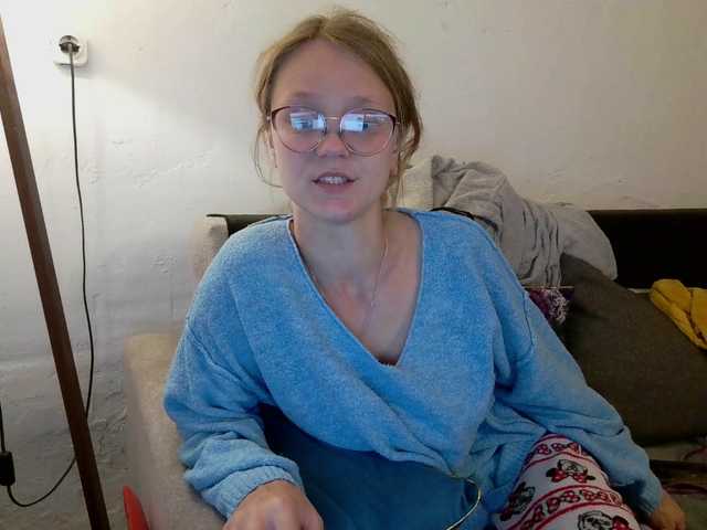 LeniFuchs online show from May 29, 8:44 pm