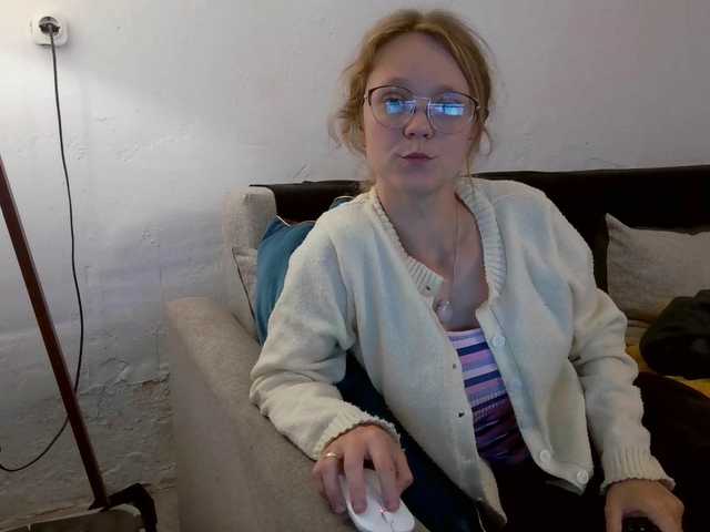LeniFuchs online show from June 2, 7:17 pm
