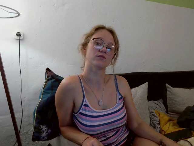 LeniFuchs online show from June 2, 8:23 pm