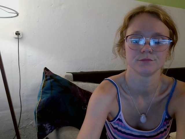 LeniFuchs online show from June 2, 9:29 pm