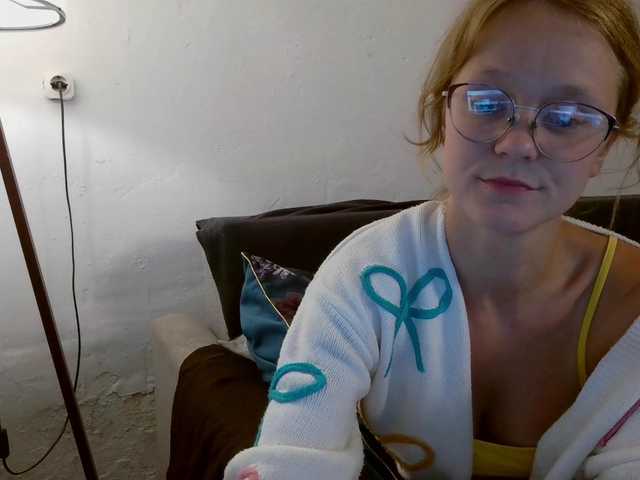 LeniFuchs online show from June 10, 8:26 pm