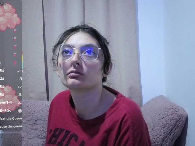 Lesliee22 online show from August 12, 10:06 am