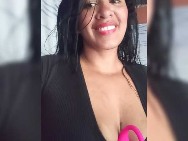 Letty33 online show from August 10, 4:52 pm
