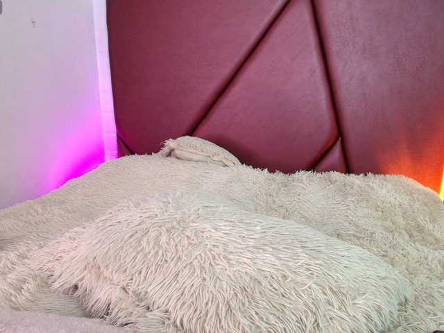 Lexi-Howard- online show from August 15, 5:06 pm