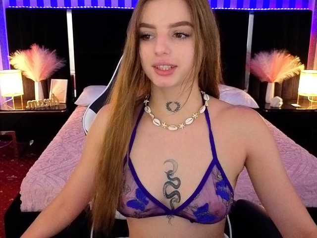 LexiSii online show from August 9, 5:03 pm