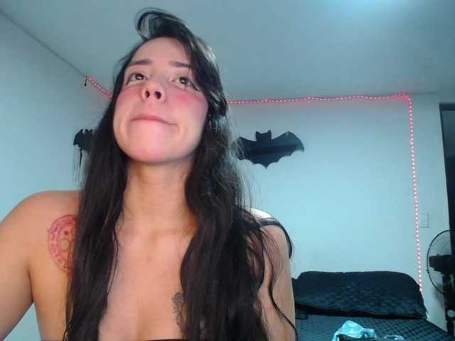 LiLuciana online show from August 11, 3:03 pm