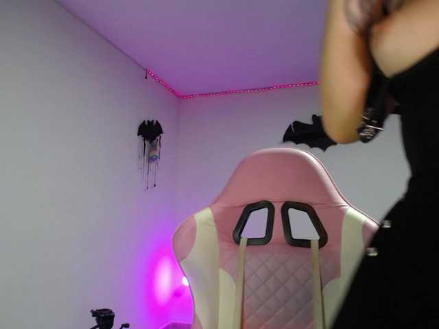 LiLuciana online show from August 11, 8:44 pm