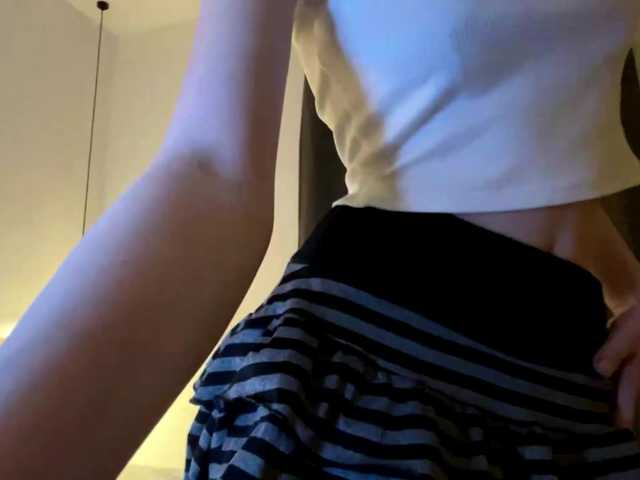 Lia-Kim online show from August 13, 5:27 pm