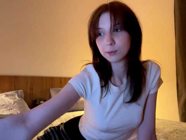 Lia-Kim online show from August 13, 6:33 pm