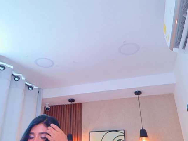 Lia-Mar online show from August 11, 6:10 pm