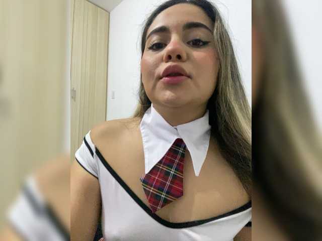 LiaBahamon online show from August 15, 2:04 am