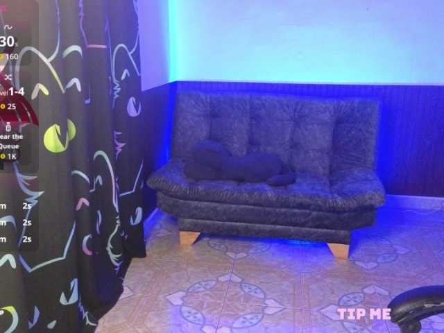 lia varel online show from July 29, 4:58 pm