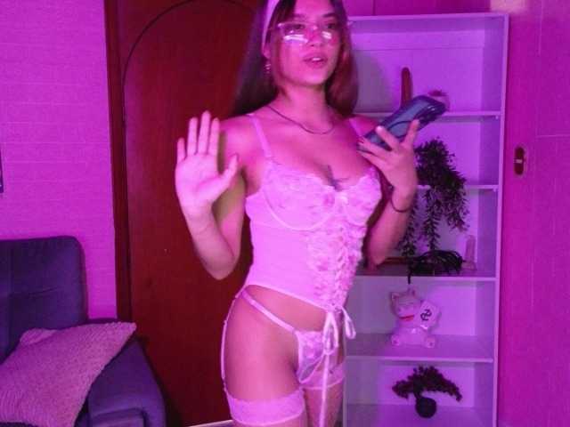 lia varel online show from August 13, 8:28 am