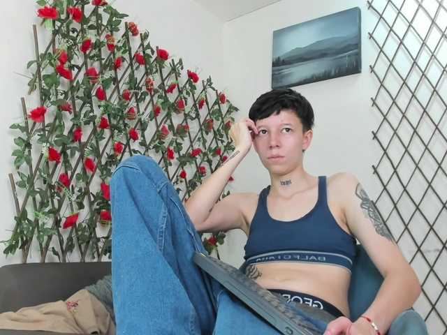 LiamBrown09 online show from August 8, 7:14 pm