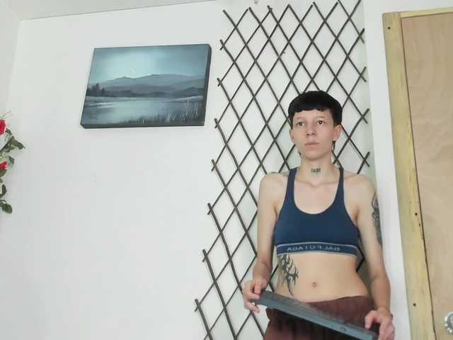 LiamBrown09 online show from August 17, 7:41 pm