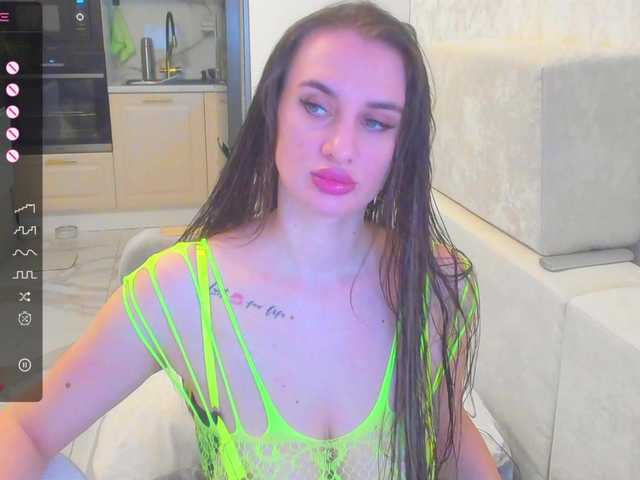 LikaStarrr1 online show from May 5, 6:53 pm