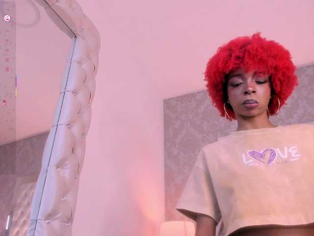 LilaBloom online show from August 8, 1:44 pm