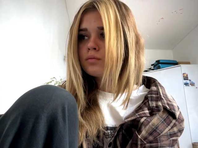 LilianFonner online show from August 11, 9:11 am