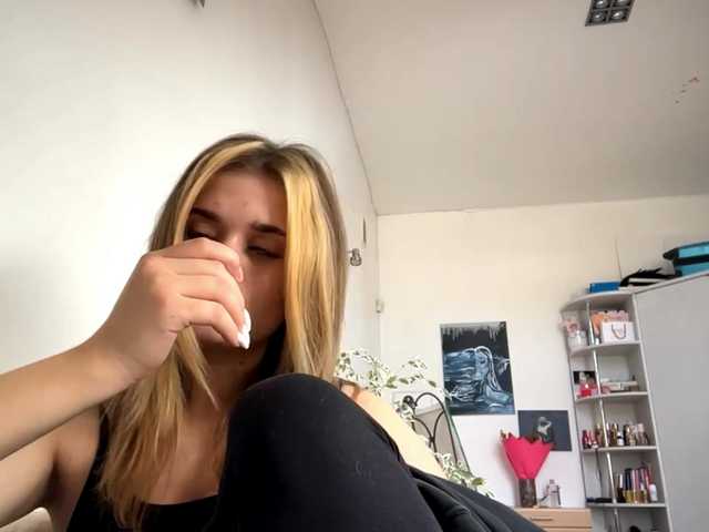 LilianFonner online show from August 14, 9:46 am