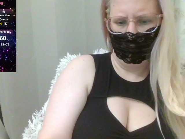 Lilithaa online show from July 24, 8:45 pm