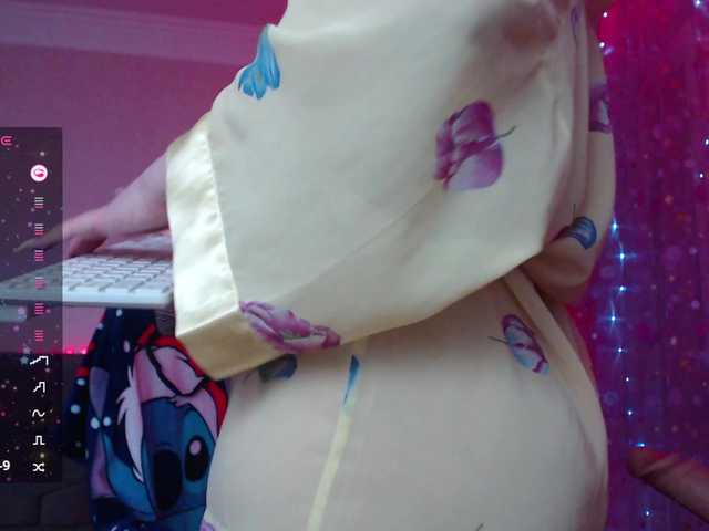 Liliya010 online show from July 30, 11:44 pm