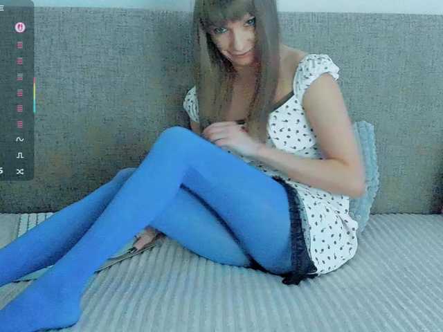  Lily  online show from August 7, 5:51 am