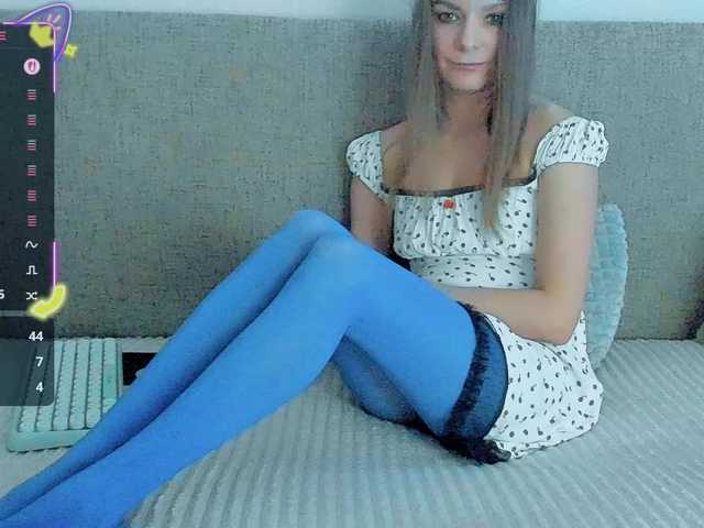  Lily  online show from August 14, 2:10 pm