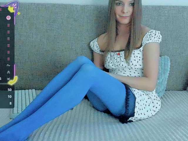  Lily  online show from August 15, 7:45 am