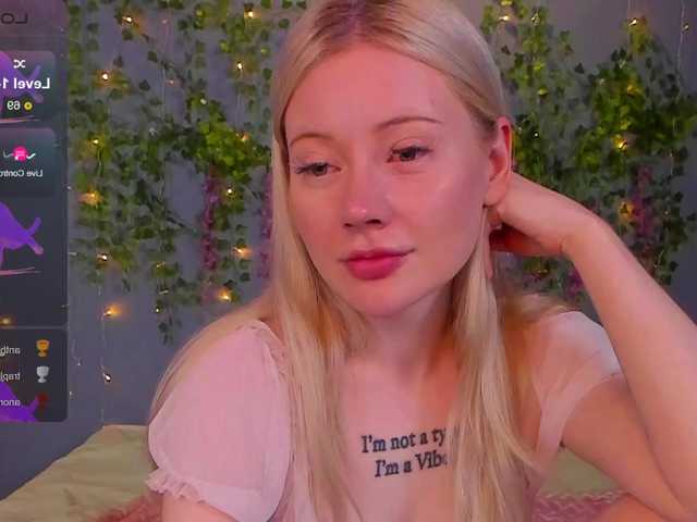LillieBerry online show from August 7, 4:45 am