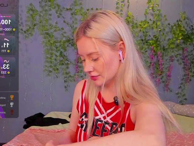 LillieBerry online show from August 7, 9:31 am