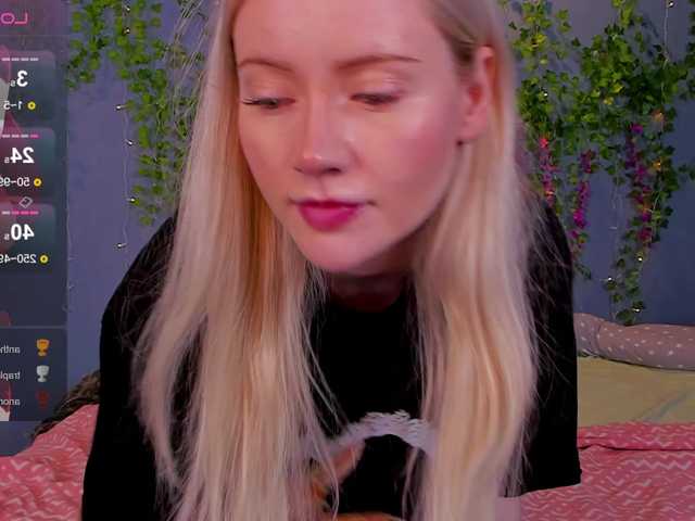 LillieBerry online show from August 11, 7:43 am