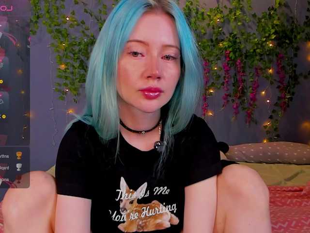 LillieBerry online show from August 15, 5:11 am