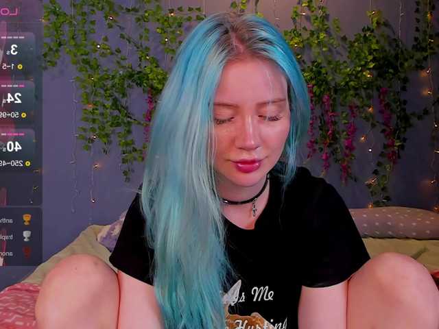 LillieBerry online show from August 15, 9:02 am