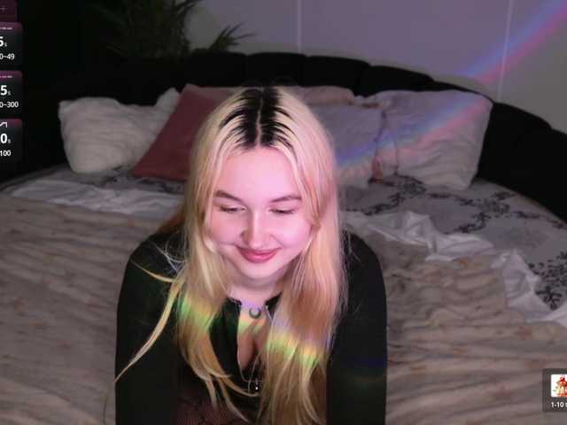 LillyEyess online show from August 17, 6:35 pm