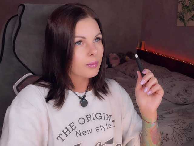 Lilu Dallass online show from July 21, 2:52 pm