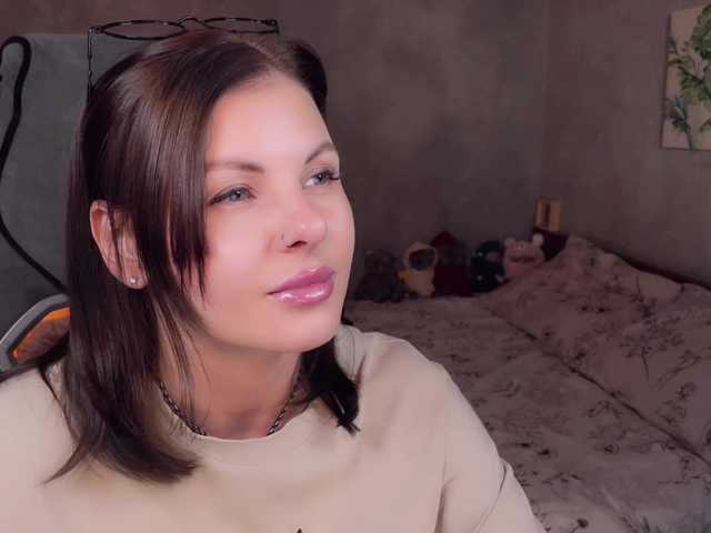Lilu Dallass online show from July 31, 12:22 pm