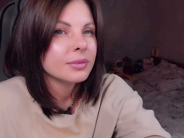Lilu Dallass online show from August 1, 12:38 am