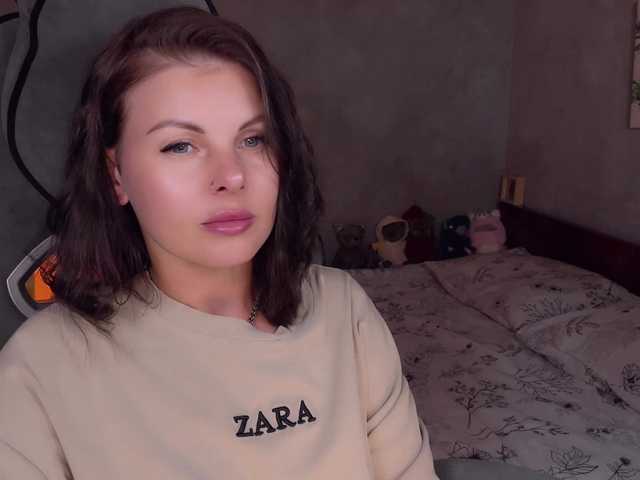 Lilu Dallass online show from August 8, 11:21 am