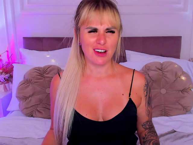 LiluDavis online show from August 15, 11:36 am