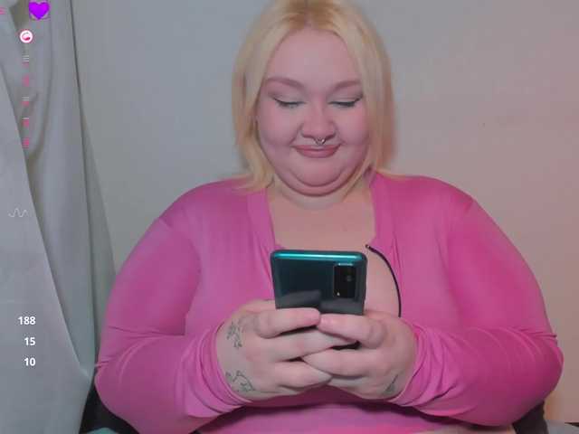 LilyBell online show from July 29, 9:44 pm
