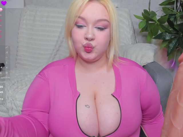 LilyBell online show from August 29, 12:42 am