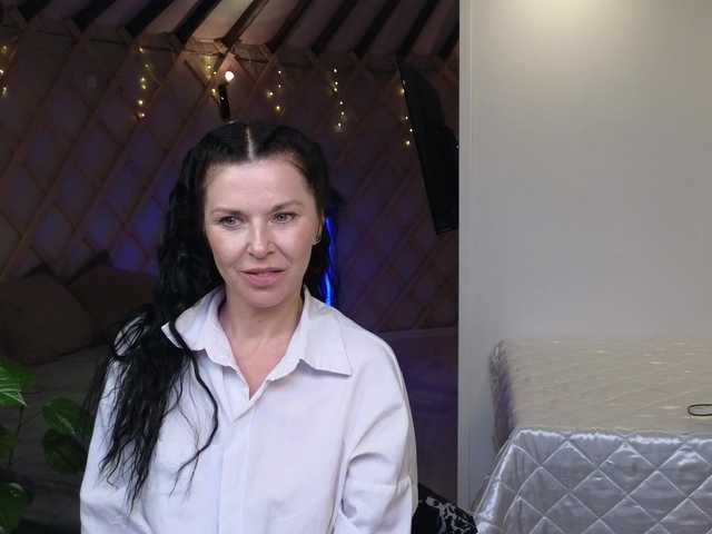 LinaaJoy online show from July 10, 10:15 pm