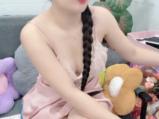 Linh97 online show from August 5, 1:42 pm