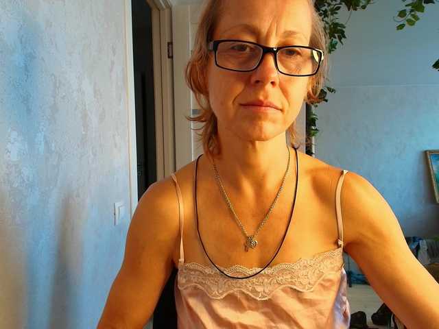 LioraWeiss online show from August 5, 9:29 am